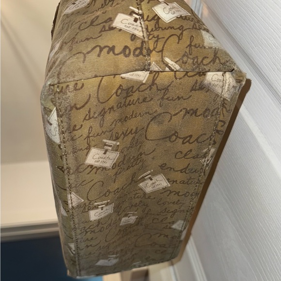 Coach Signature Brown and Tan Reversible Shoulder Bag - Picture 11 of 15